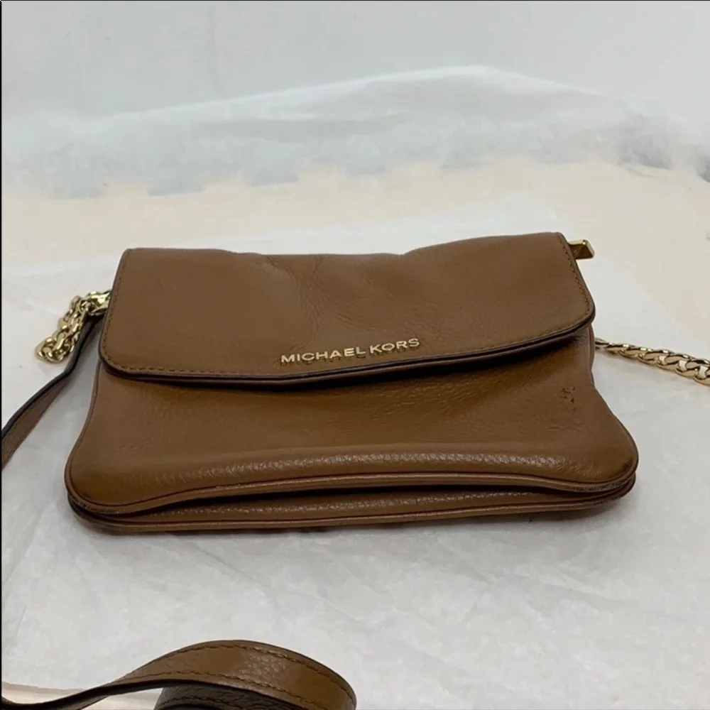Michael Kors Pebbled Leather Jet Set crossbody